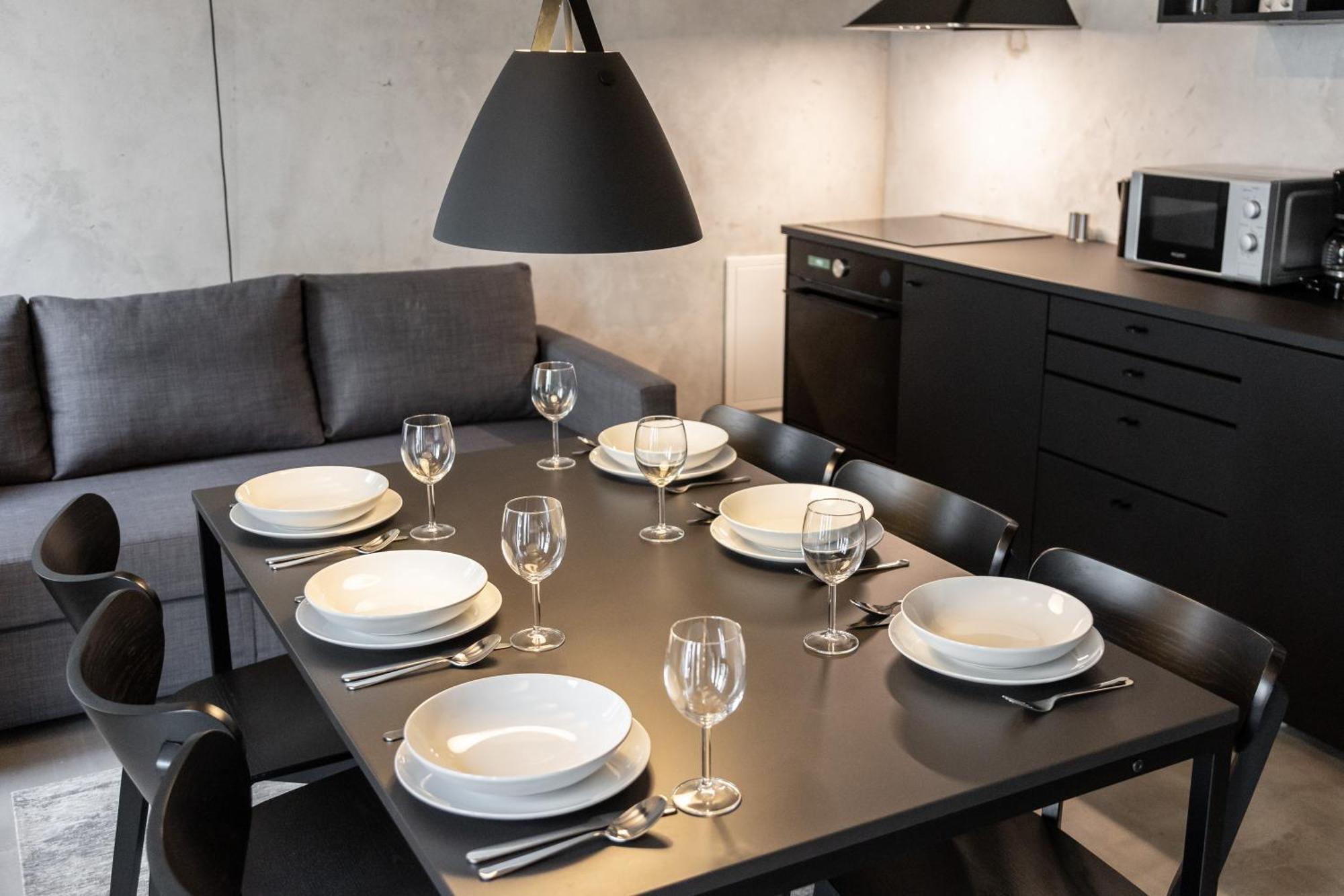 Coolest In Berlin, Easy Check-in, Close To Center, Black & White Maisonette #6 Appartement *