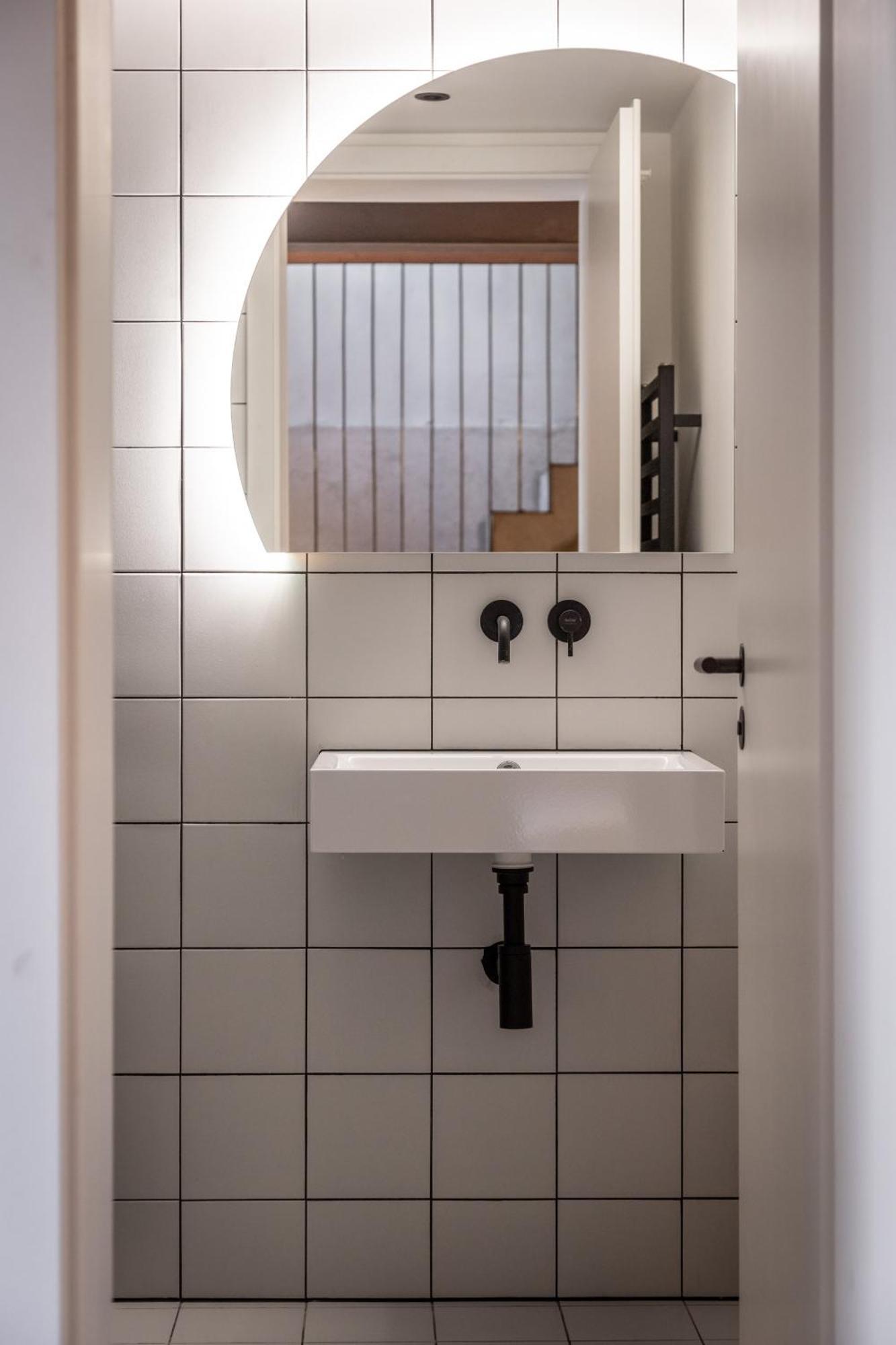 Appartement Coolest In Berlin, Easy Check-in, Close To Center, Black & White Maisonette #6